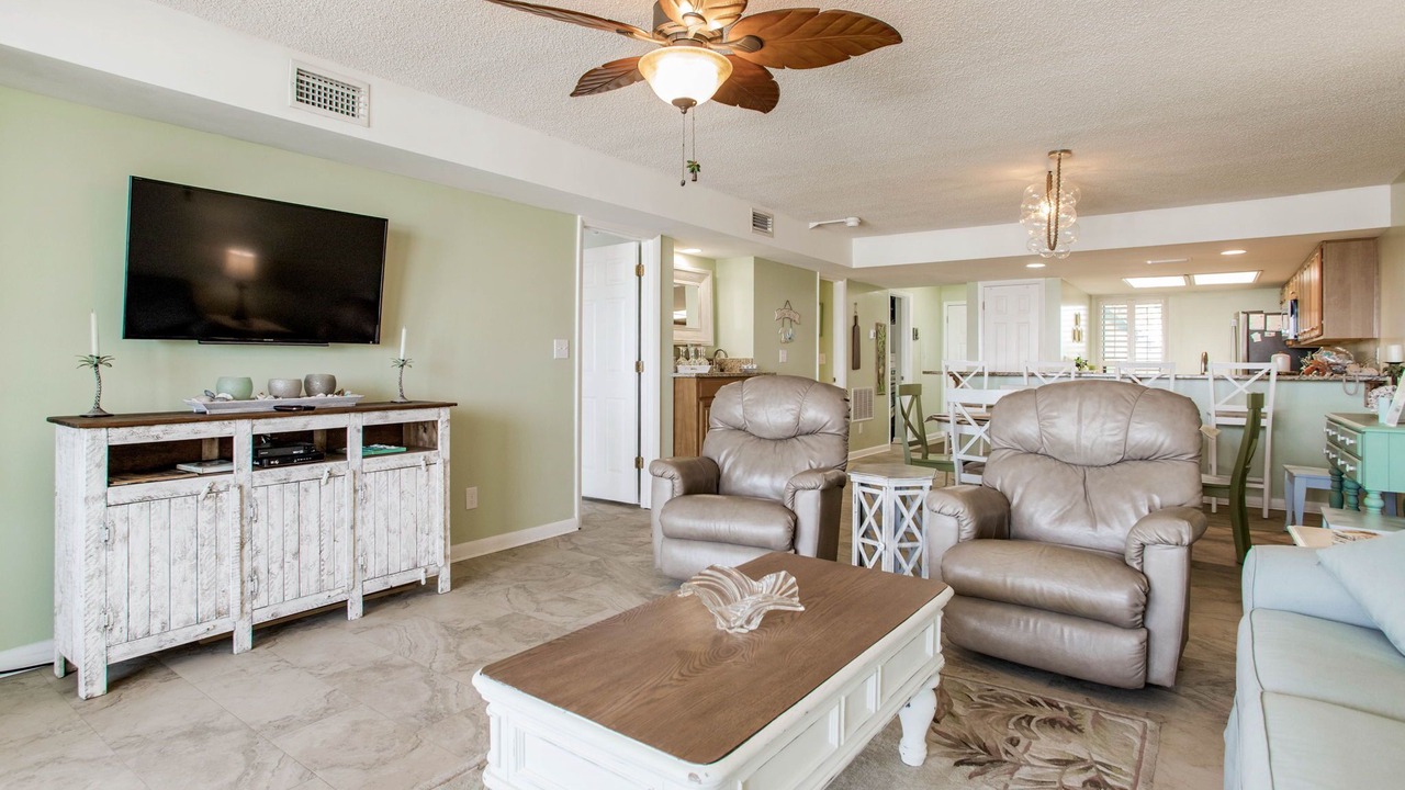 Photo of Livingroom in Orange Beach East