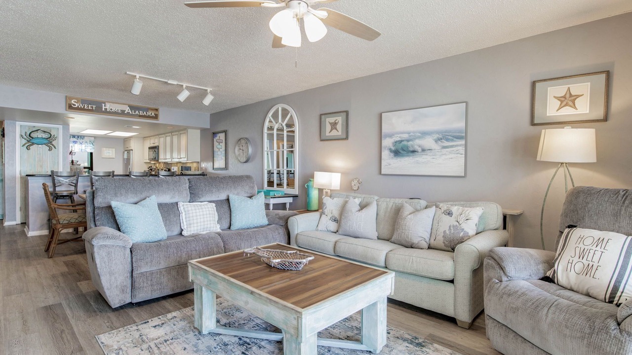 Photo of Livingroom in Orange Beach East