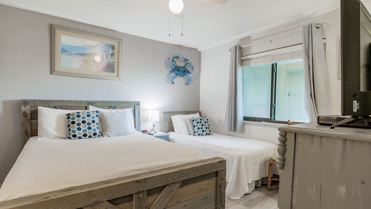 Photo of Bedroom in Orange Beach East