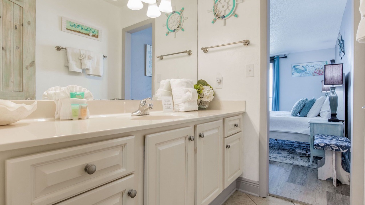 Photo of Bathroom in Orange Beach East