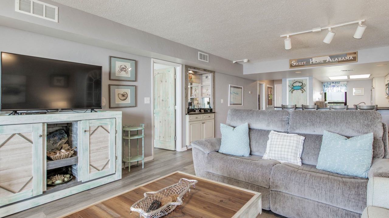 Photo of Livingroom in Orange Beach East