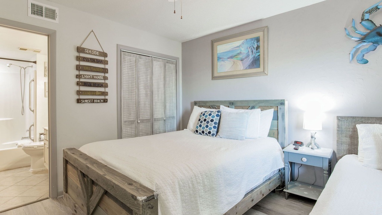 Photo of Bedroom in Orange Beach East