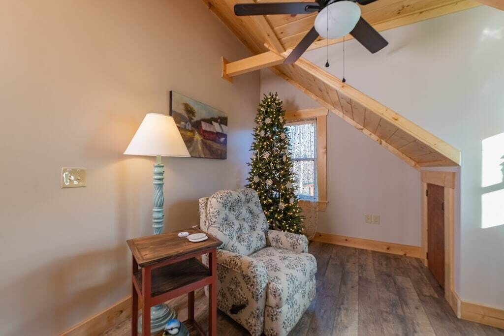 Photo of Livingroom in Maggie Valley