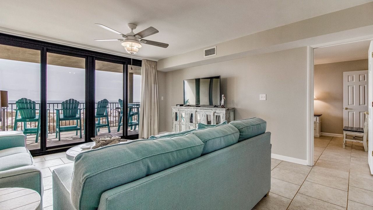 Photo of Livingroom in Orange Beach East