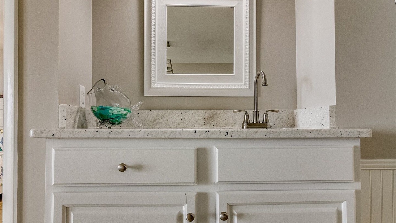 Photo of Bathroom in Orange Beach East