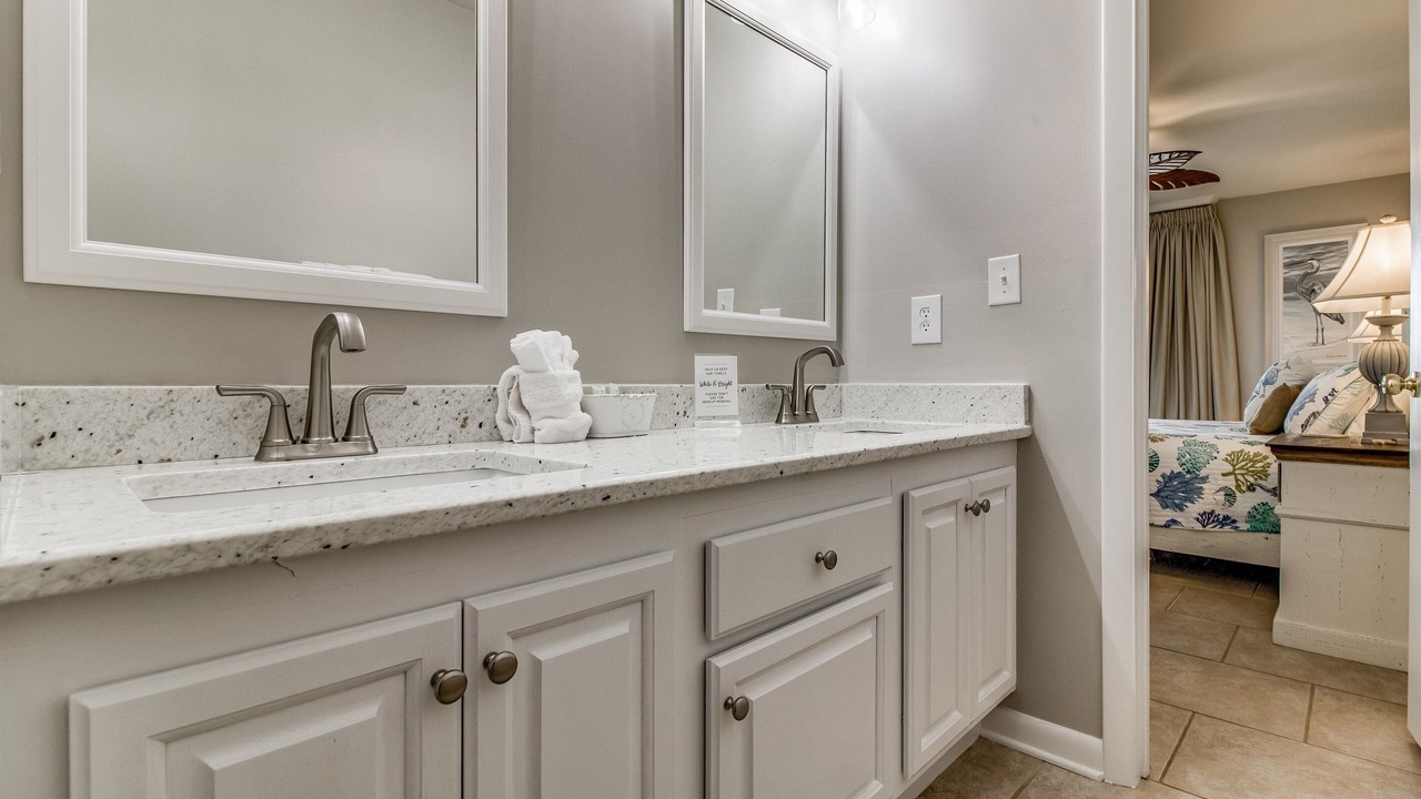 Photo of Bathroom in Orange Beach East