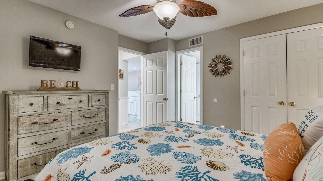 Photo of Bedroom in Orange Beach East