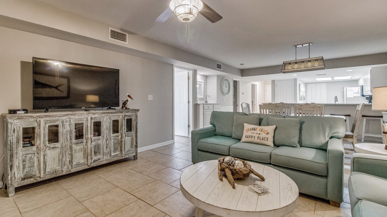 Photo of Livingroom in Orange Beach East