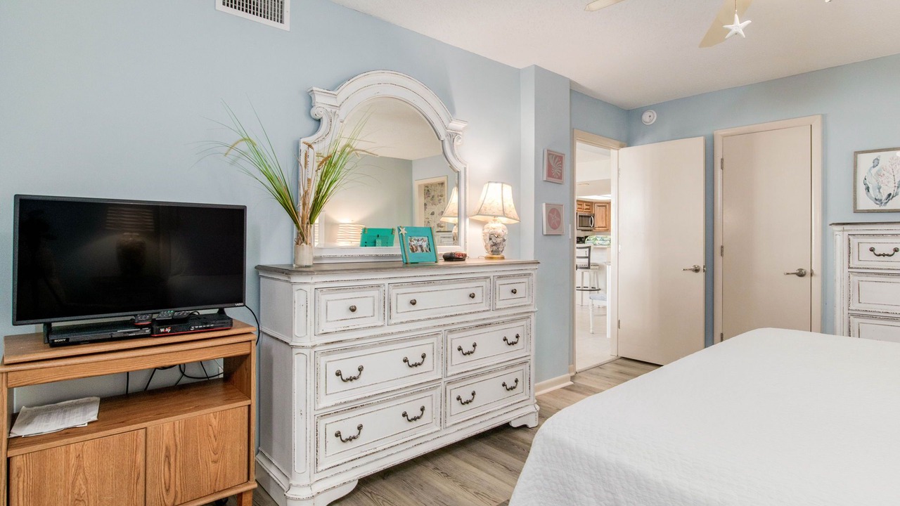 Photo of Bedroom in Orange Beach East