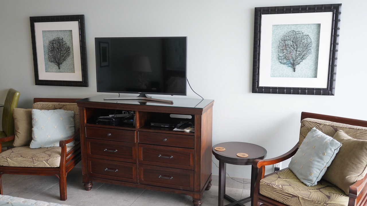 Photo of Bedroom in Historic Lahaina Front Street