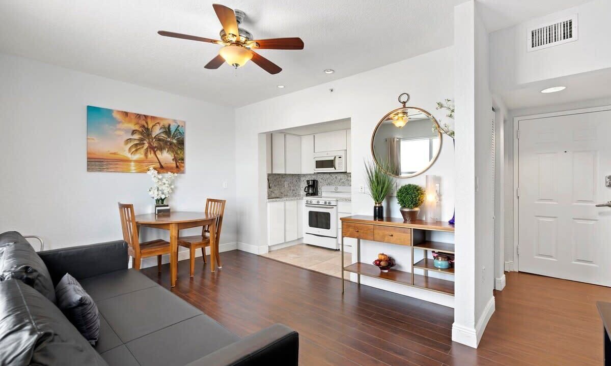 Photo of Livingroom in North Beach