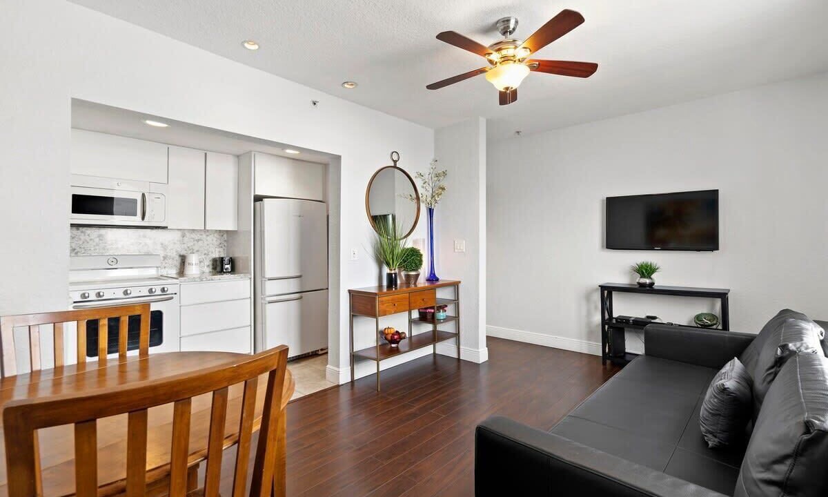 Photo of Livingroom in North Beach