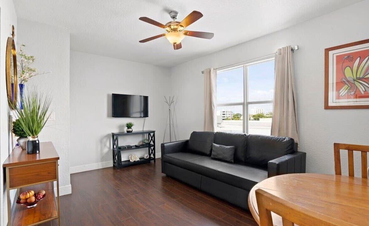 Photo of Livingroom in North Beach