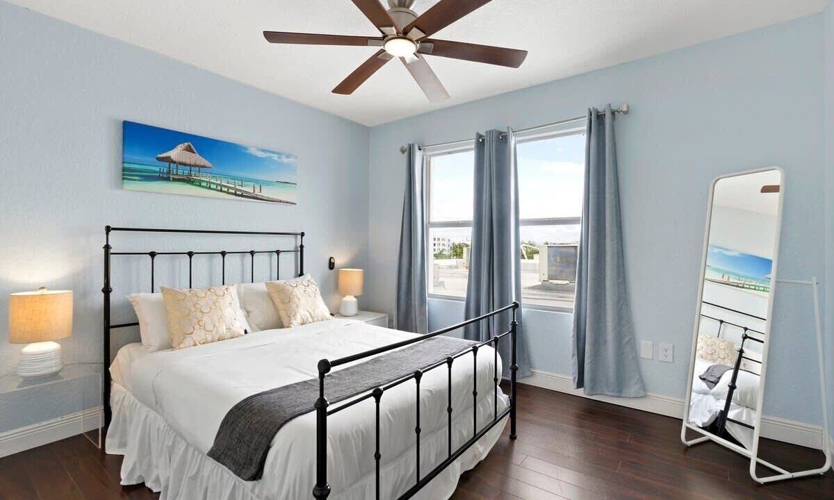 Photo of Bedroom in North Beach