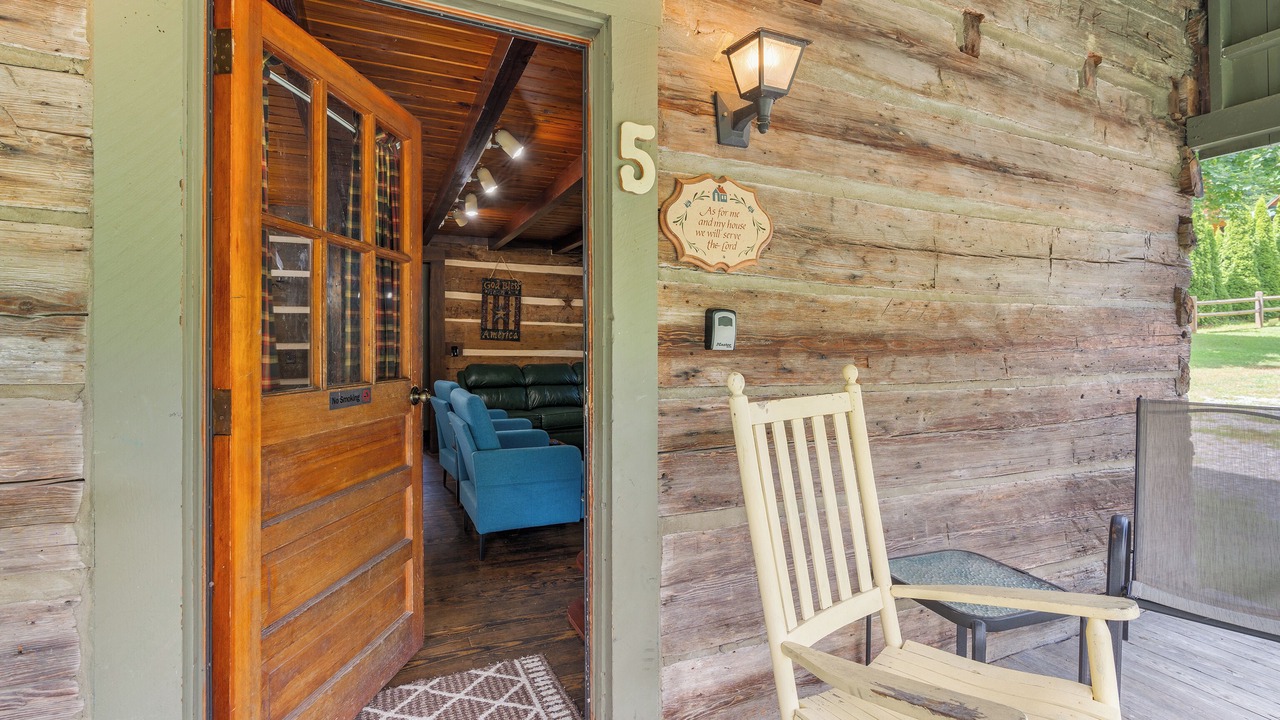 Photo of Patio Balcony in Maggie Valley