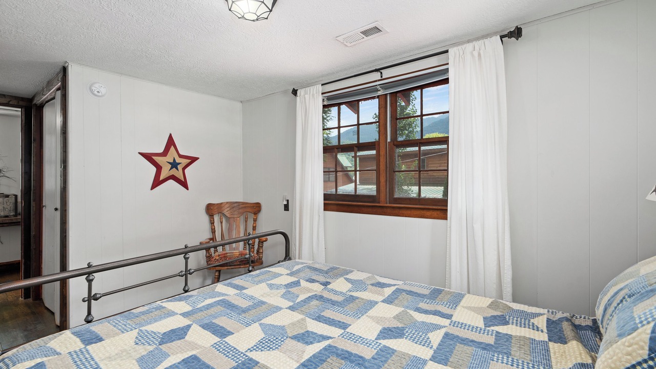 Photo of Bedroom in Maggie Valley