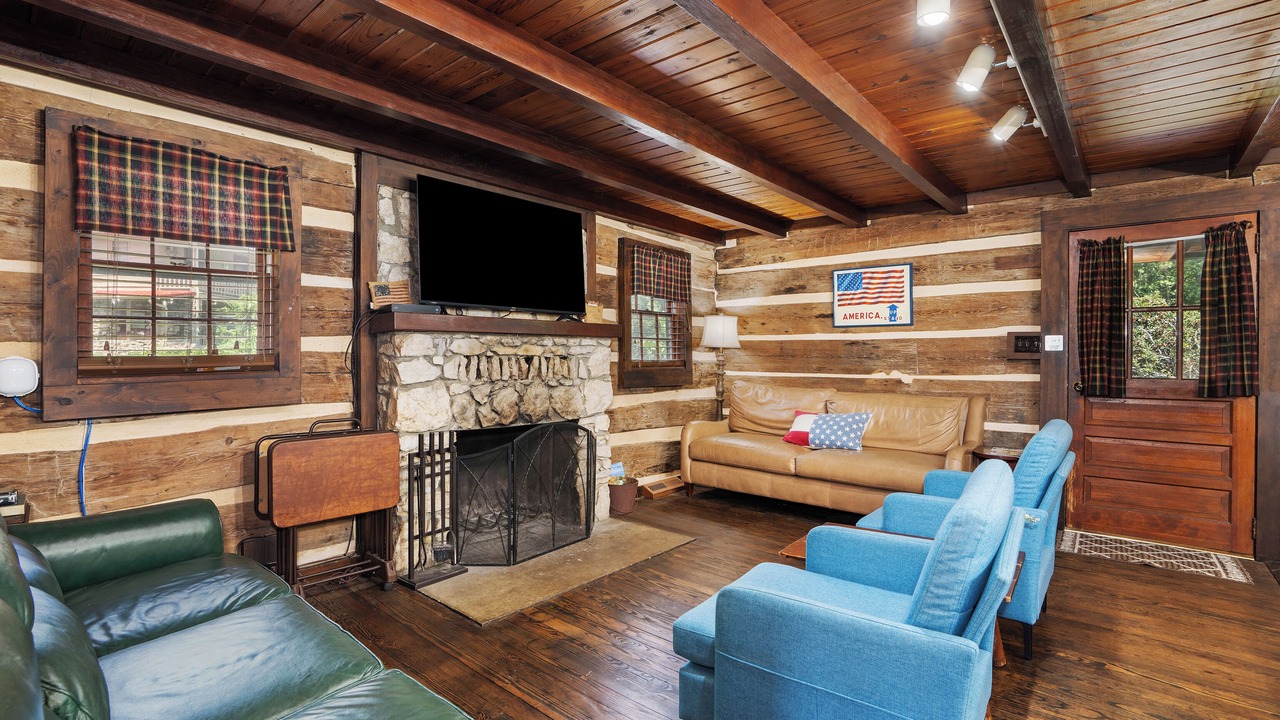 Photo of Livingroom in Maggie Valley