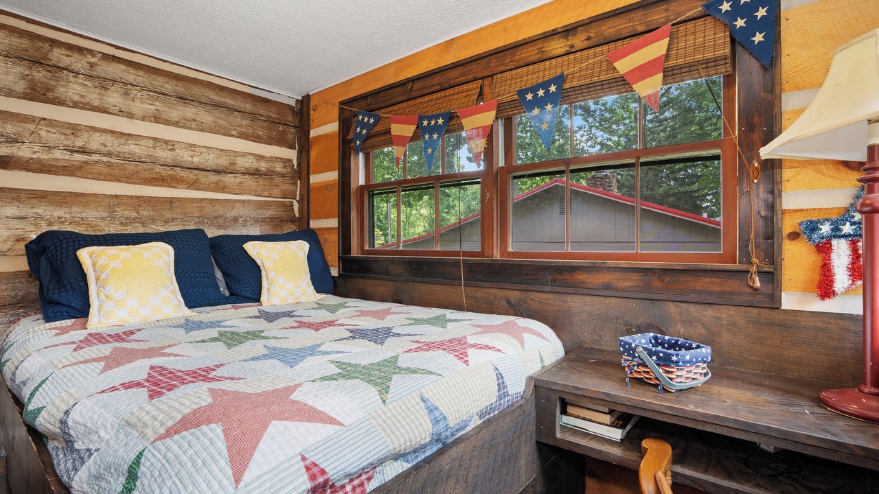 Photo of Bedroom in Maggie Valley