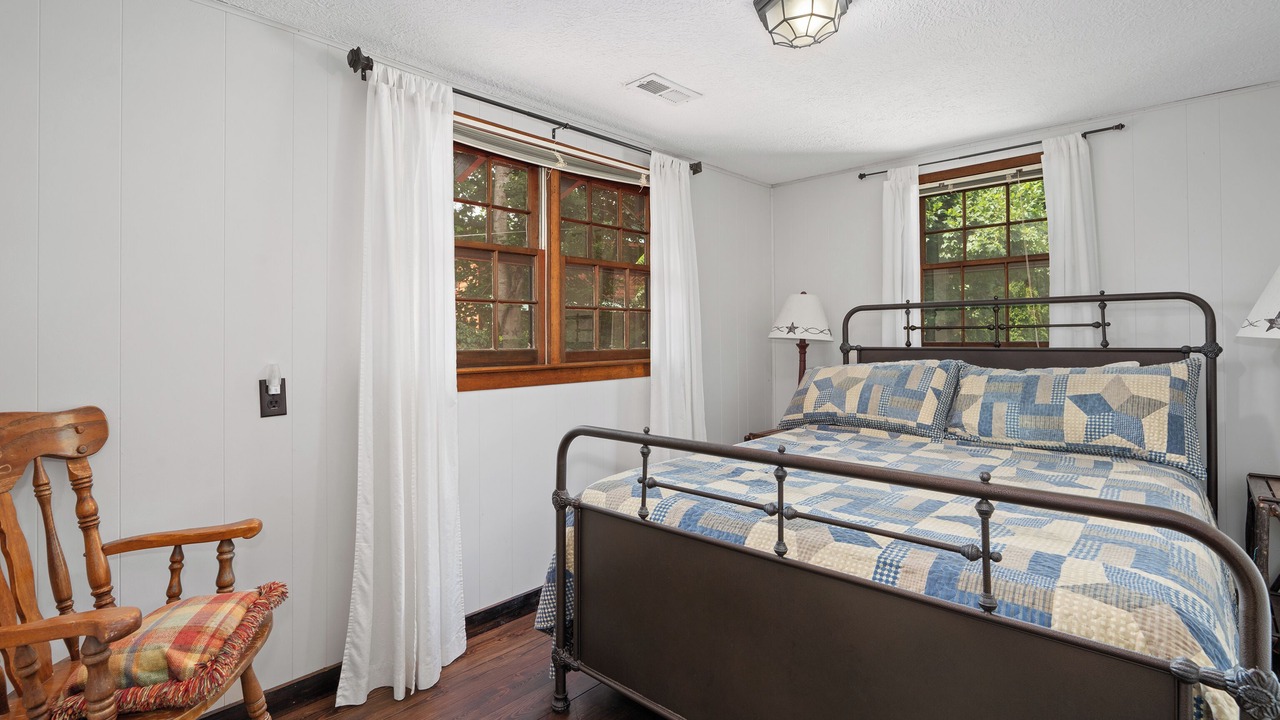 Photo of Bedroom in Maggie Valley