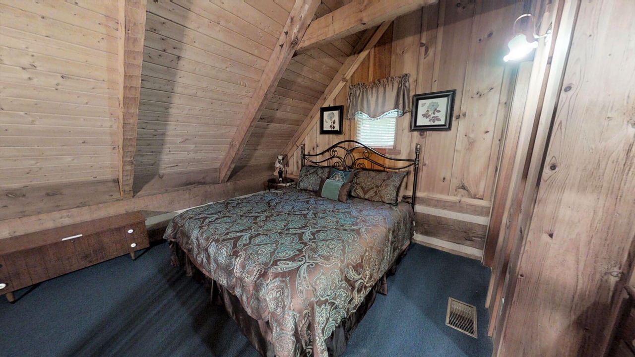 Photo of Bedroom in Rocky Grove