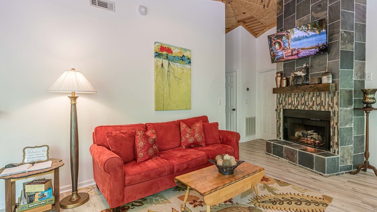 Photo of Livingroom in Dahlonega