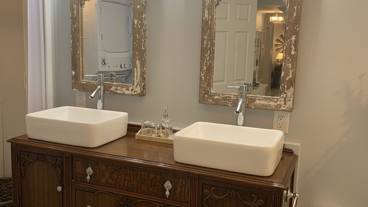 Photo of Bathroom in Summerville Historic District