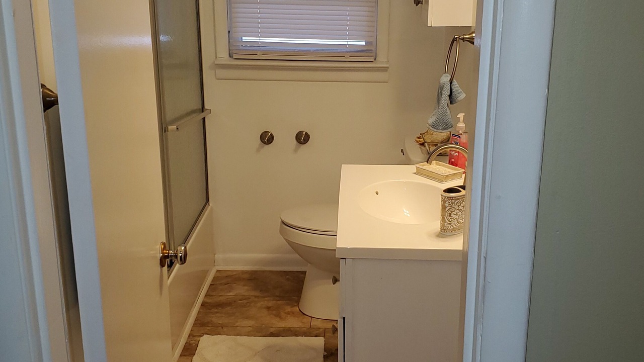 Photo of Bathroom in Guntersville