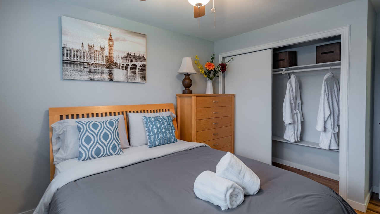 Photo of Bedroom in Marietta-Alderwood