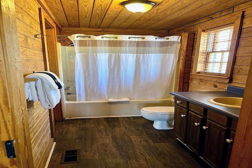 Photo of Bathroom in Pine Mountain