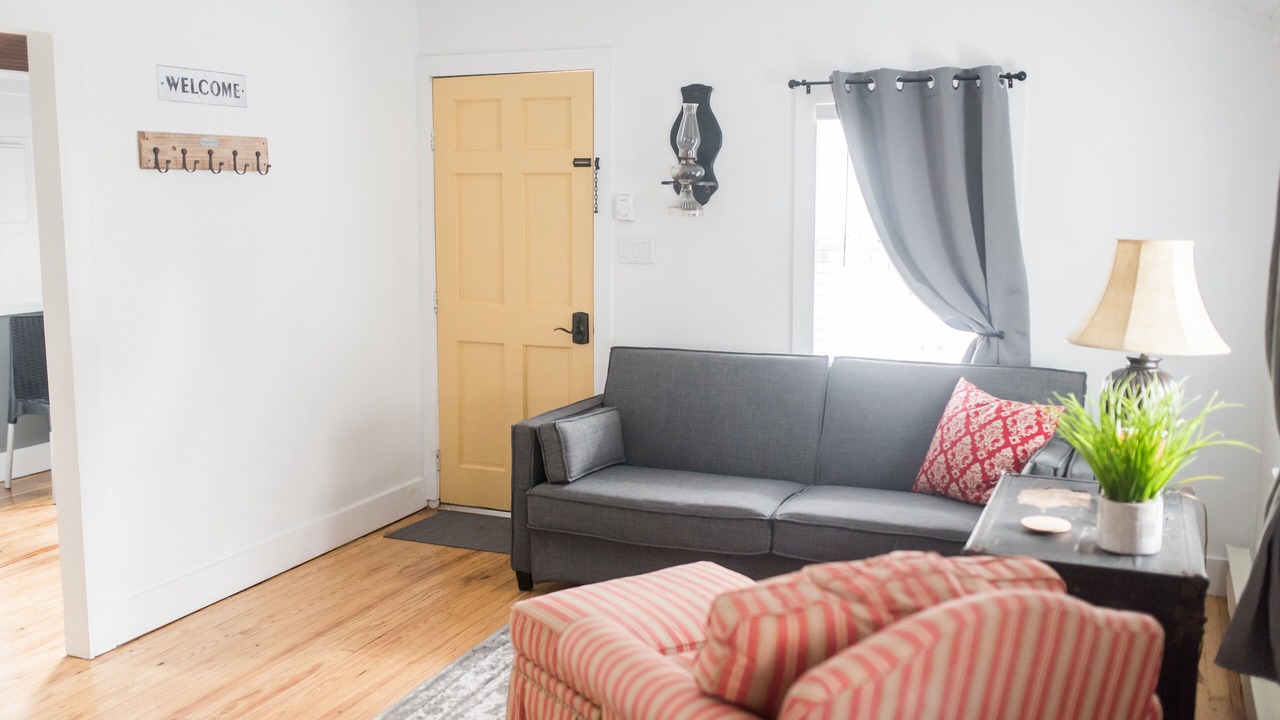 Photo of Livingroom in Summerville Historic District