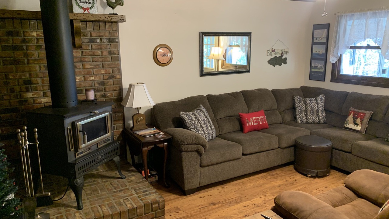 Photo of Livingroom in Guntersville
