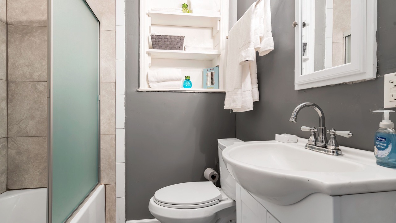 Photo of Bathroom in Dock Junction
