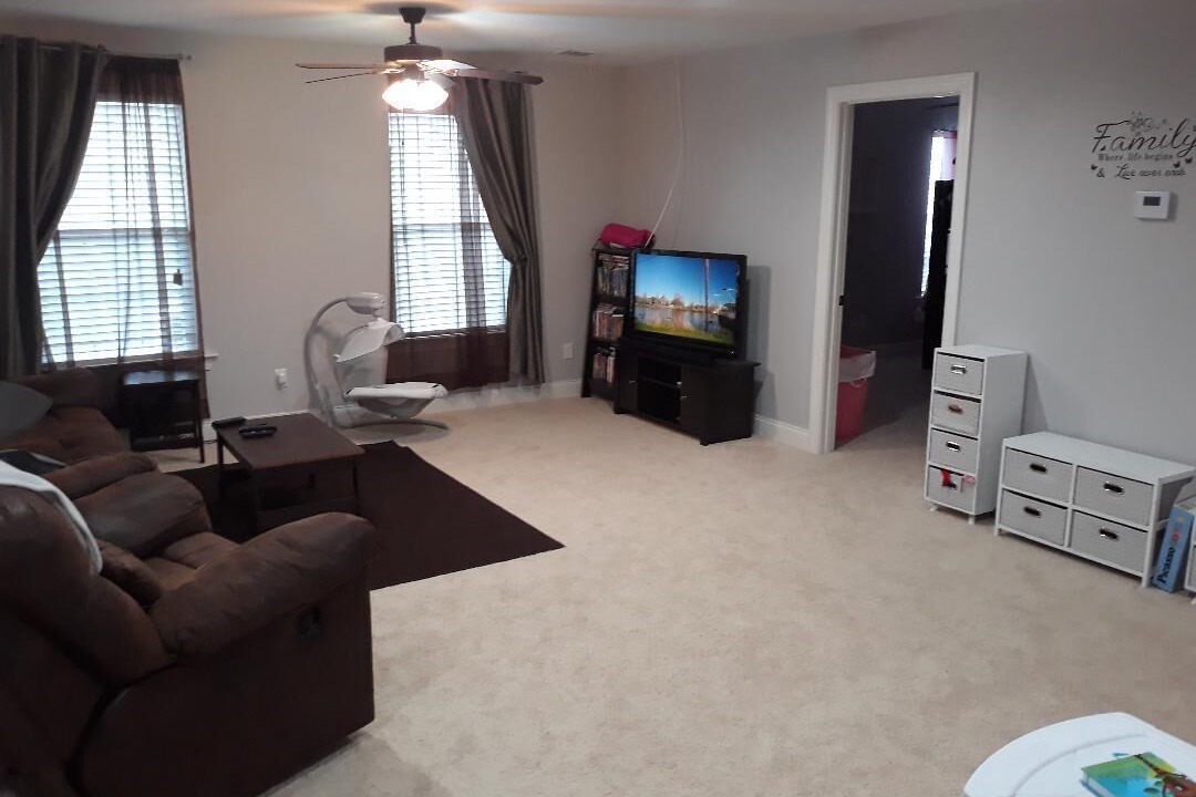 Photo of Livingroom in Canterbury Farms
