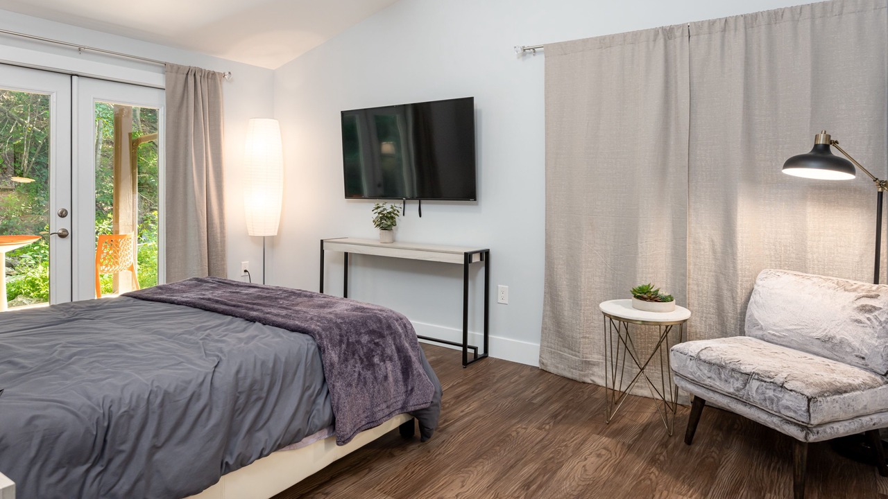 Photo of Bedroom in Weaverville