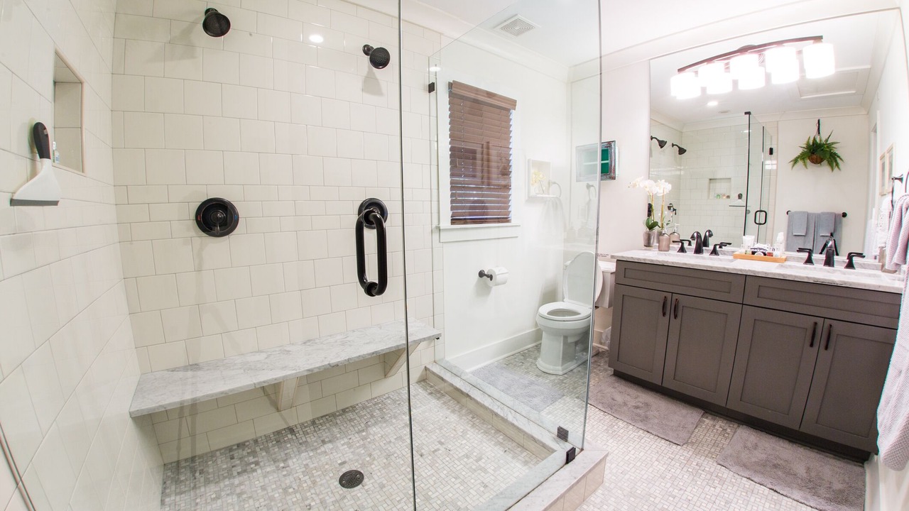 Photo of Bathroom in Riverland Terrace
