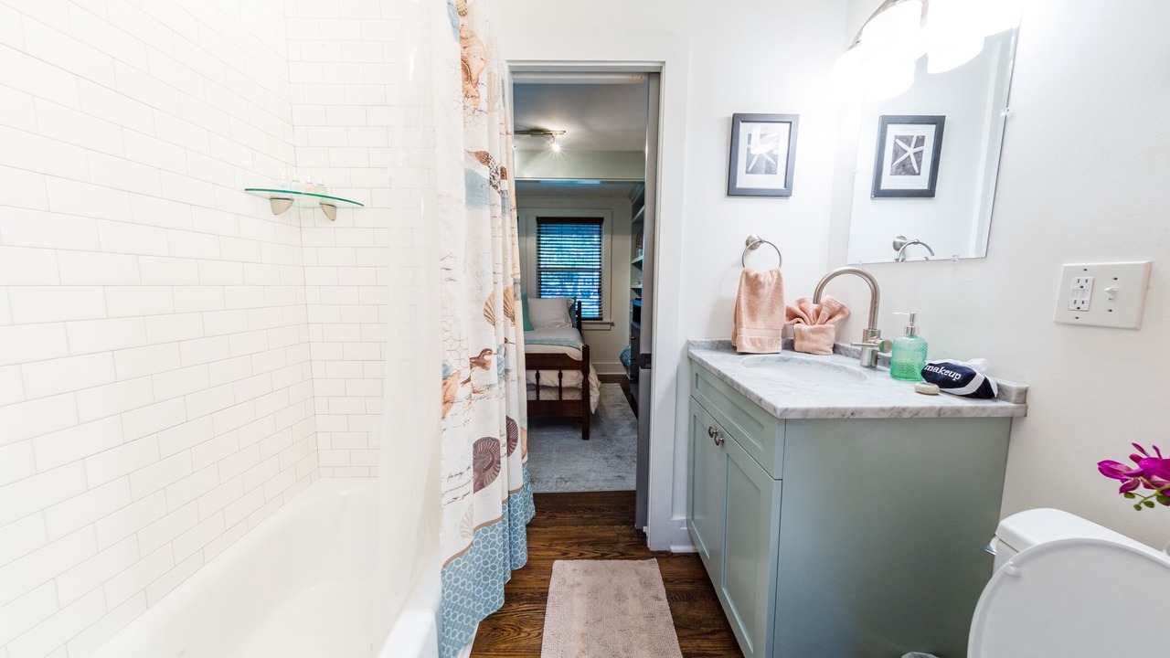 Photo of Bathroom in Riverland Terrace