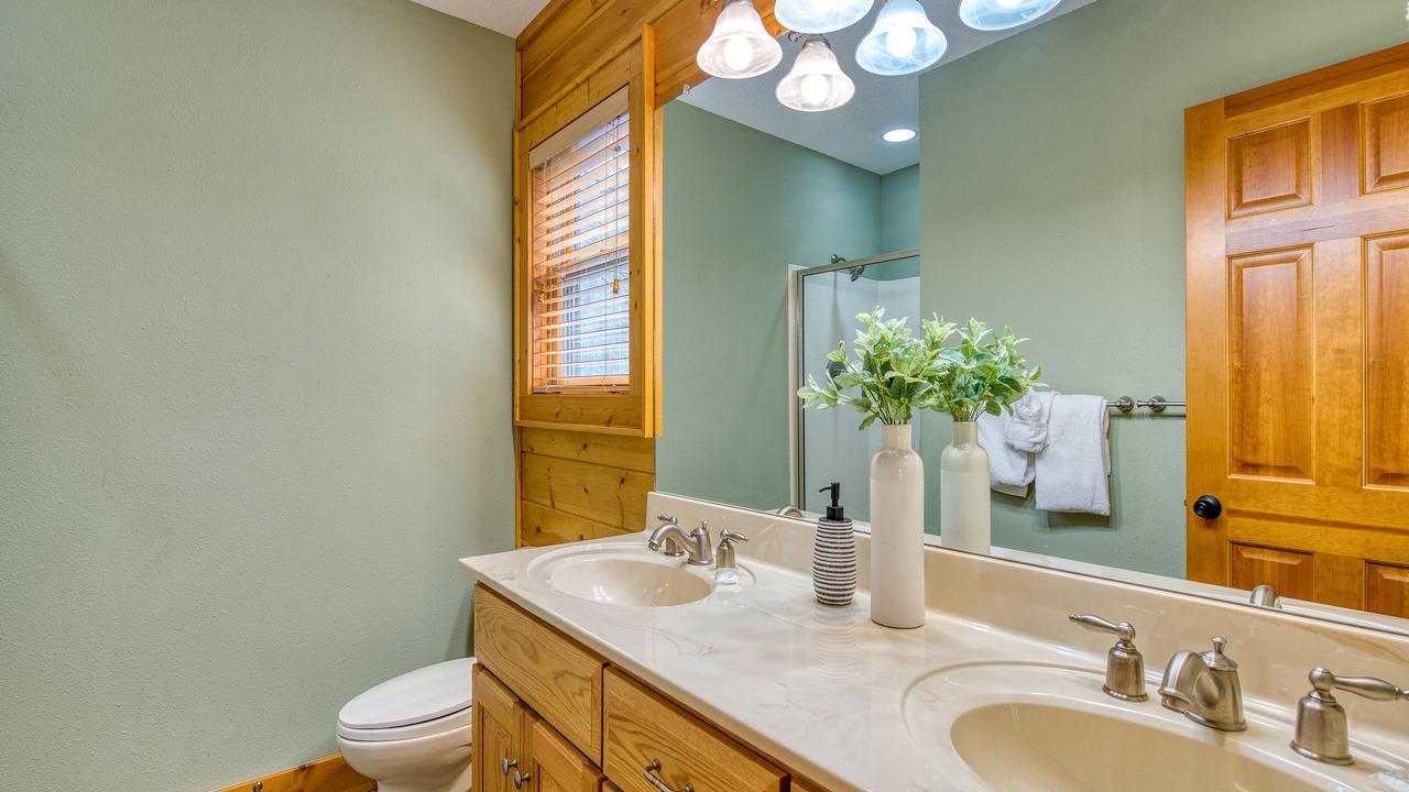 Photo of Bathroom in Maggie Valley