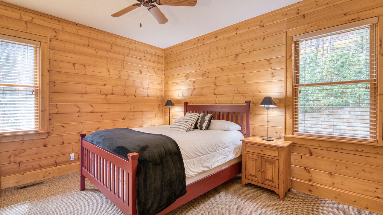 Photo of Bedroom in Maggie Valley
