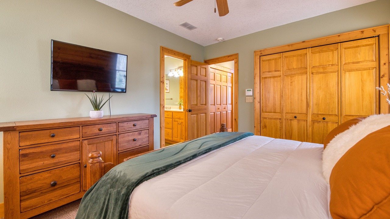 Photo of Bedroom in Maggie Valley