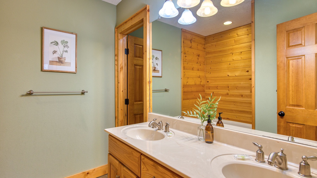 Photo of Bathroom in Maggie Valley