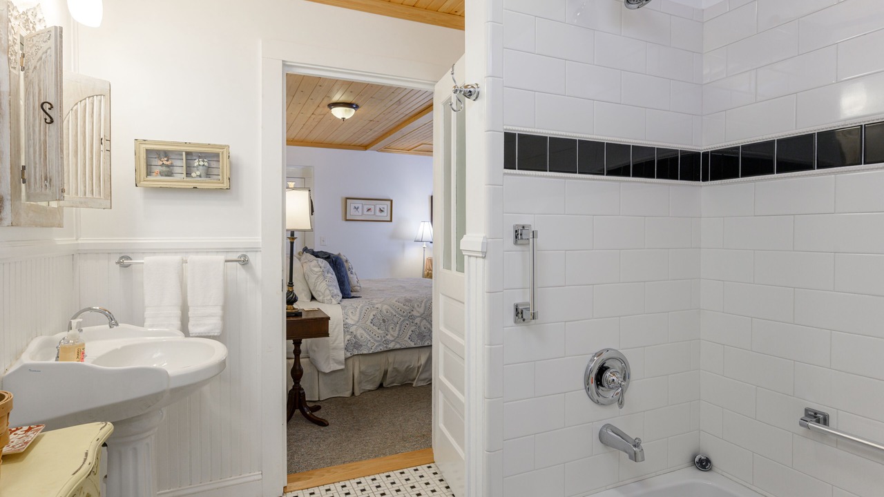Photo of Bedroom in Asheville