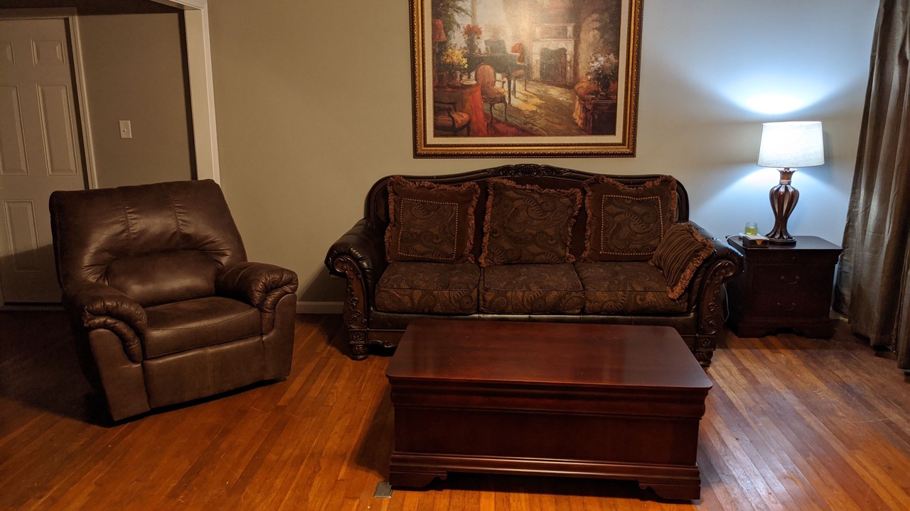 Photo of Livingroom in Guntersville
