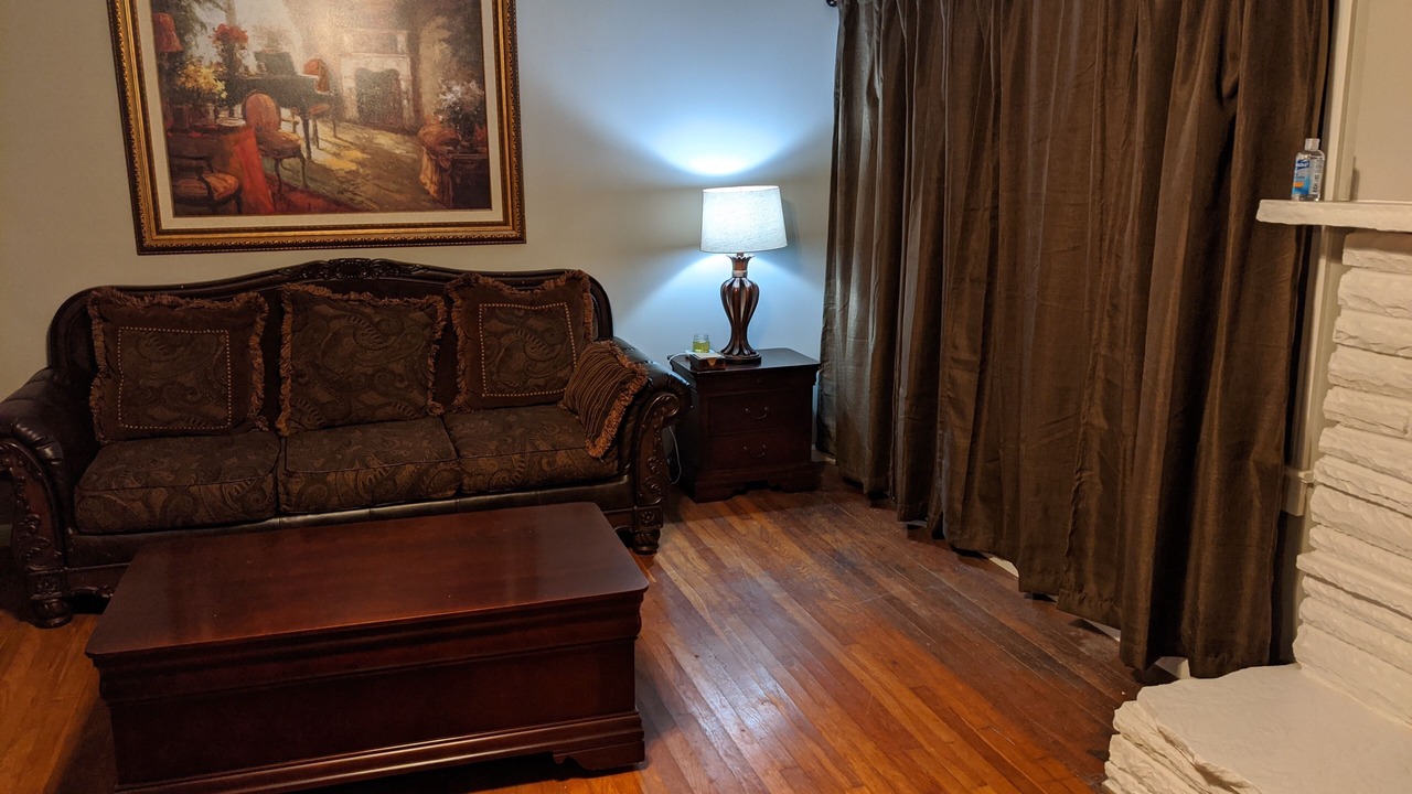 Photo of Livingroom in Guntersville