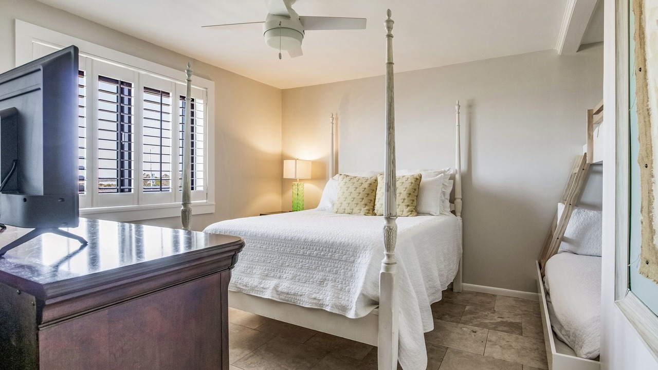 Photo of Bedroom in Orange Beach East