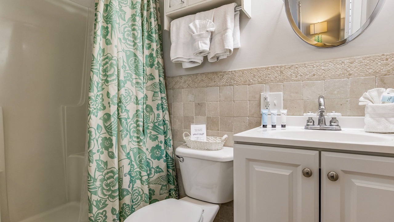 Photo of Bathroom in Orange Beach East