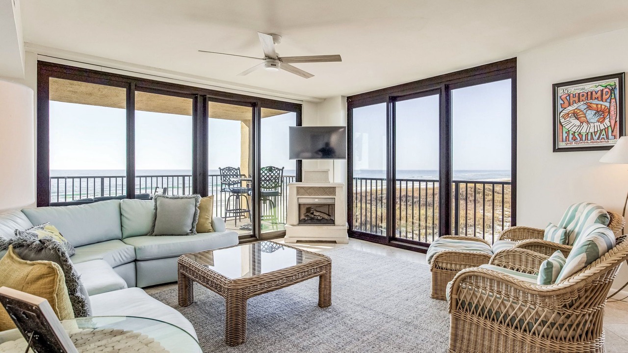Photo of Livingroom in Orange Beach East
