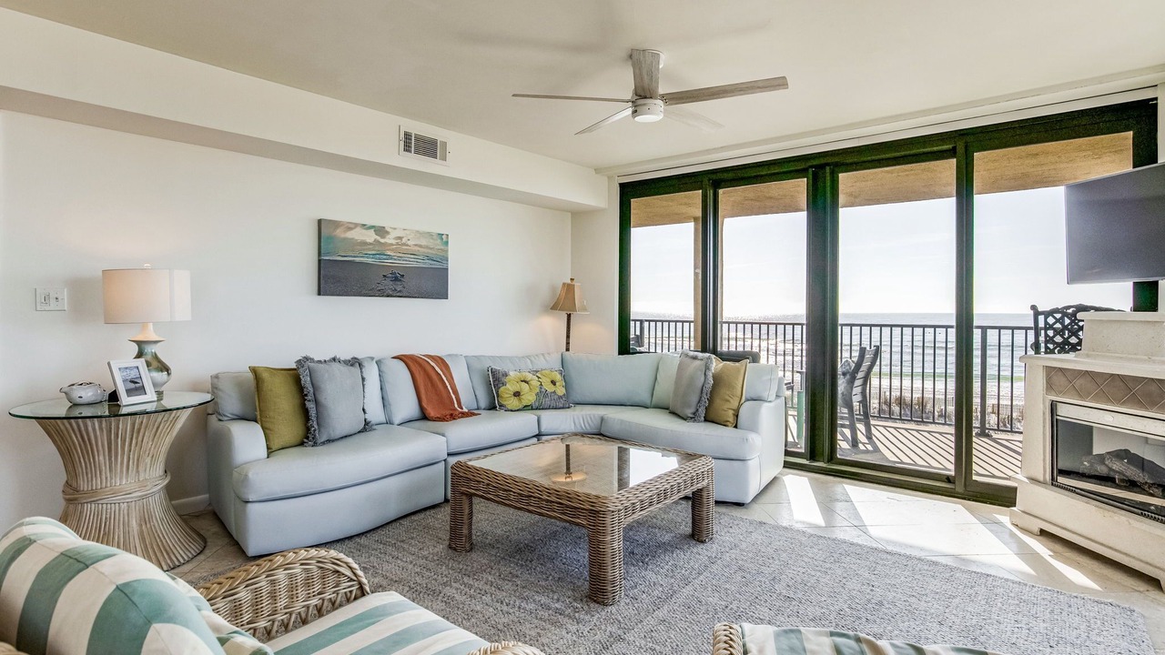 Photo of Livingroom in Orange Beach East