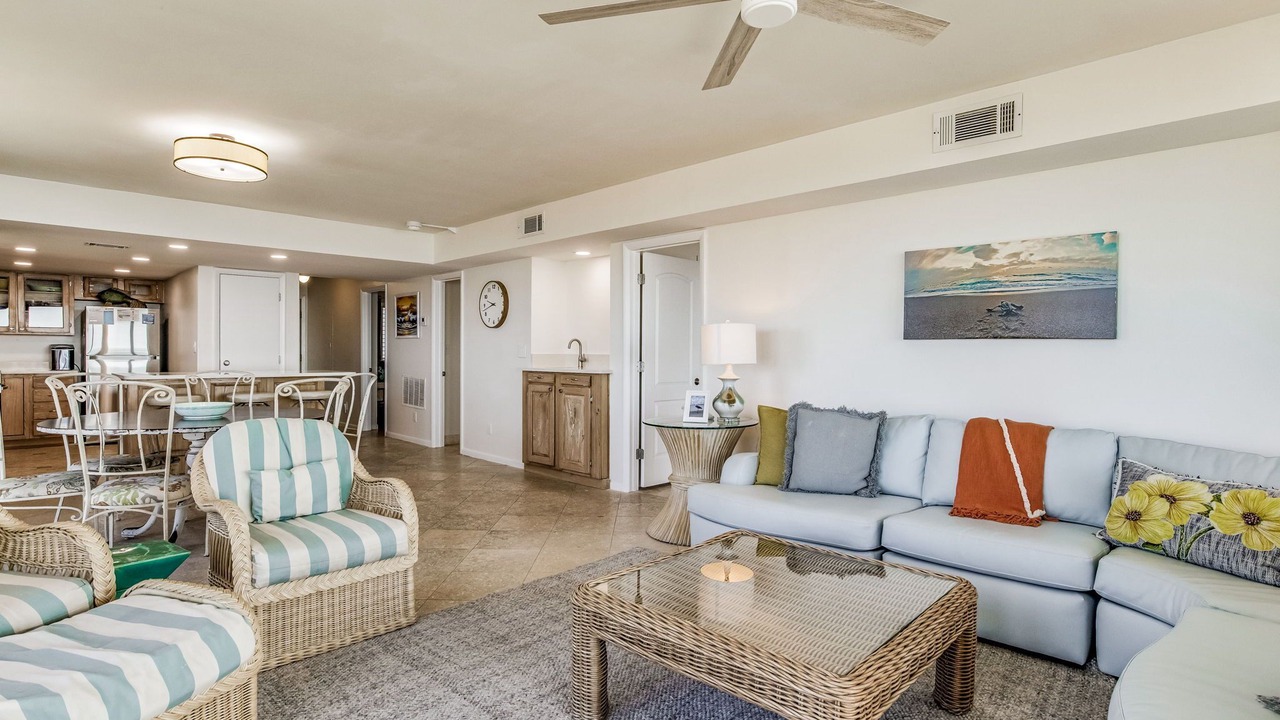 Photo of Livingroom in Orange Beach East