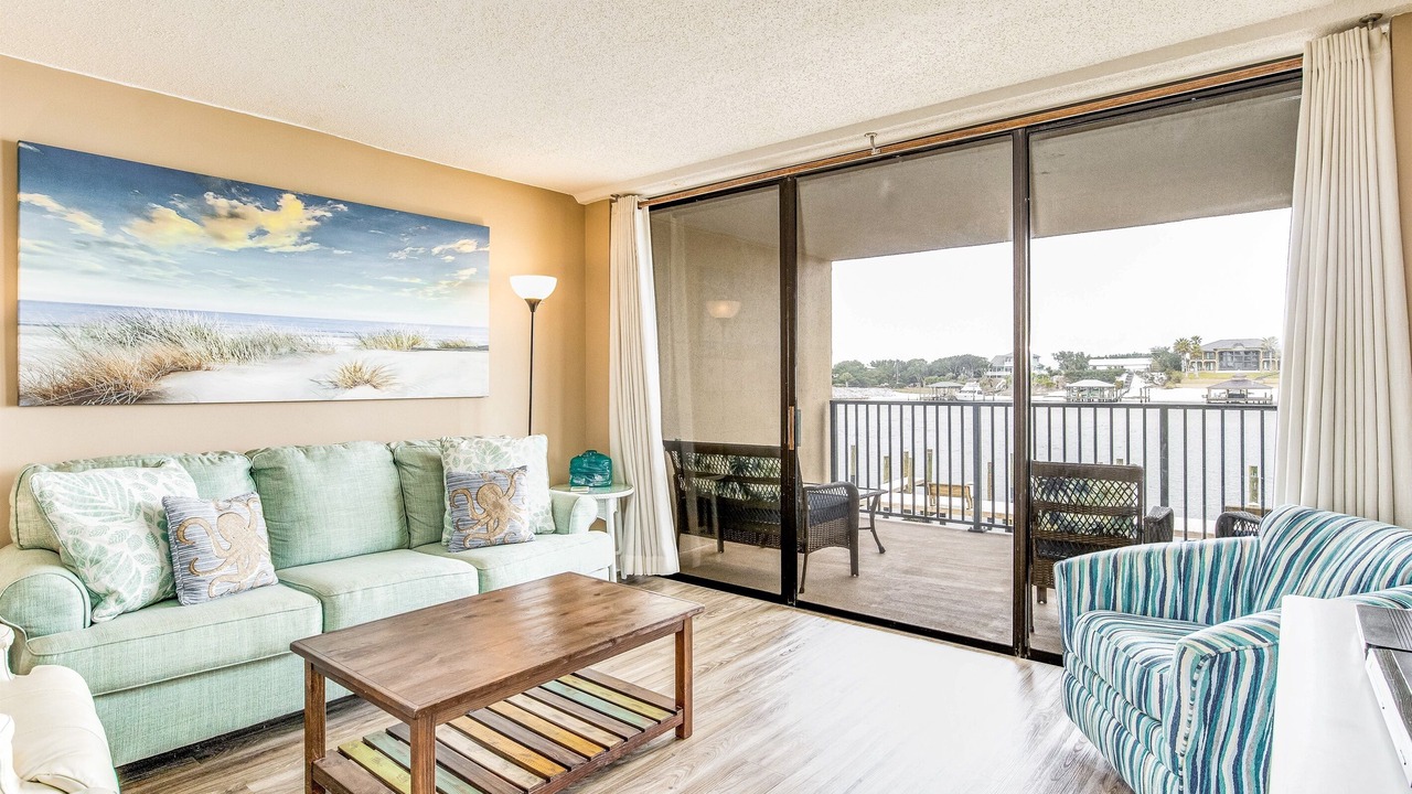 Photo of Livingroom in Orange Beach East