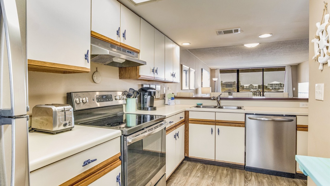 Photo of Kitchen in Orange Beach East